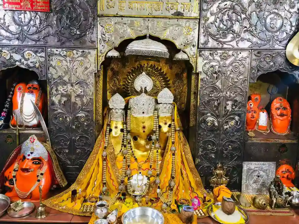 Indore to Baglamukhi Temple taxi route